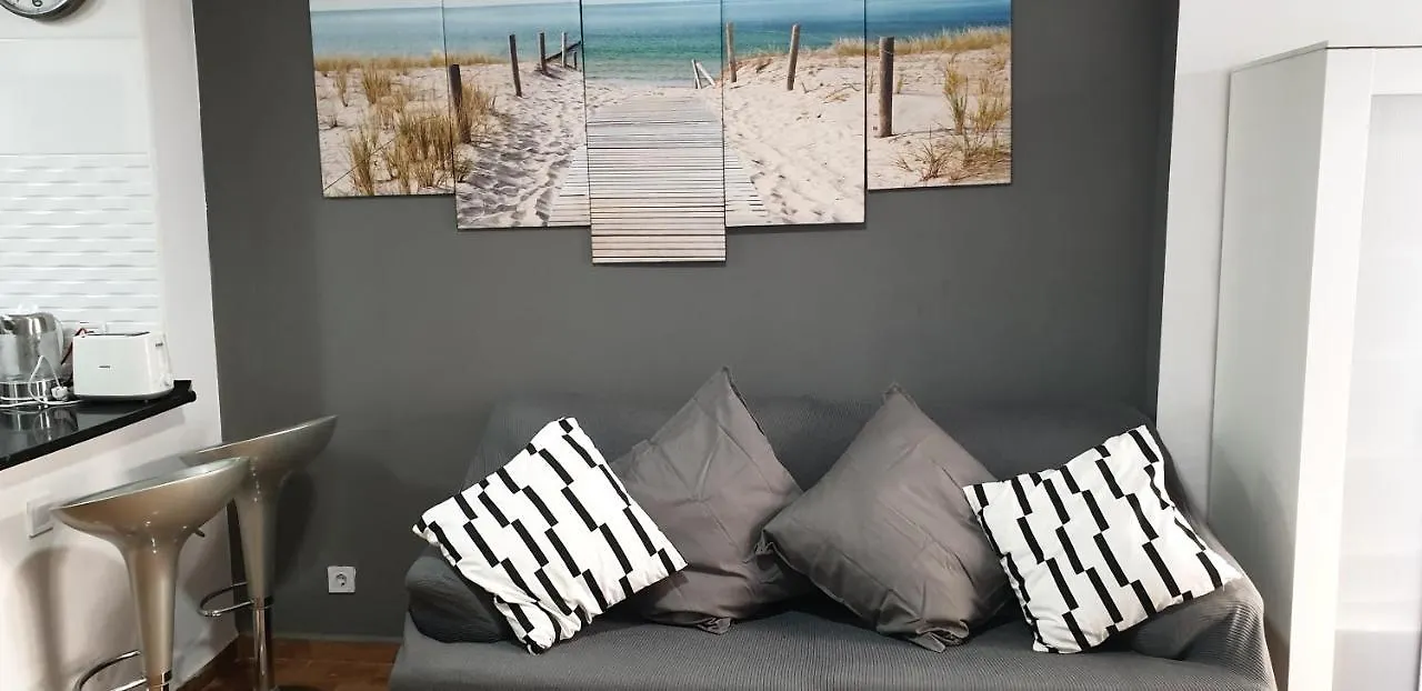 con vistas al mar y la piscinas!! Apartamento Benalmádena 0*,  España