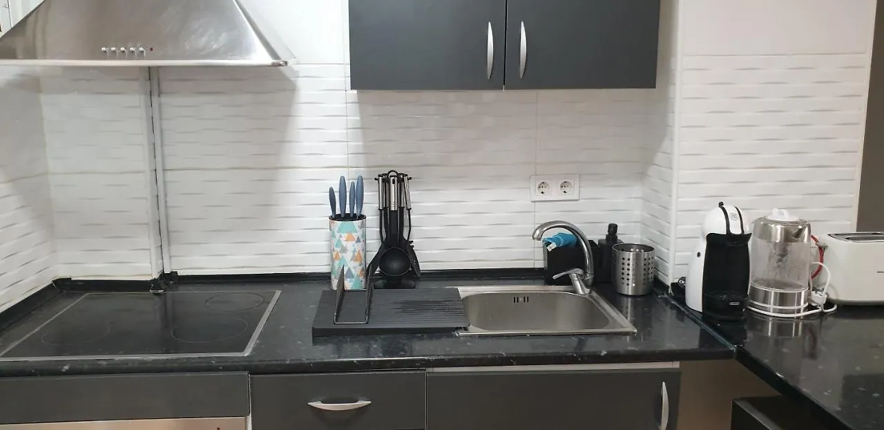con vistas al mar y la piscinas!! Apartamento Benalmádena España